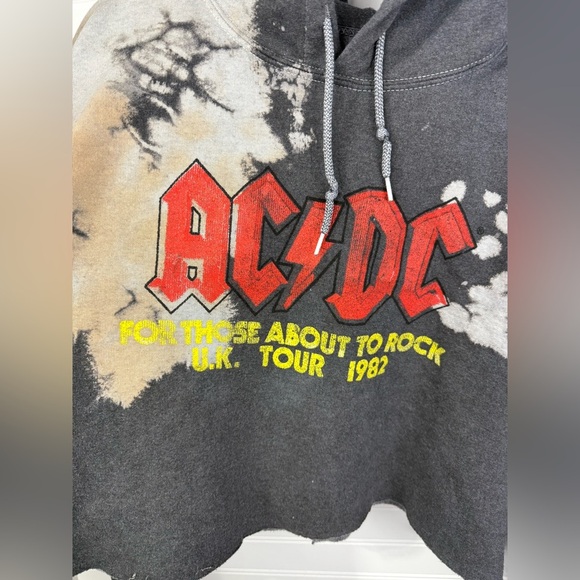 AC/DC women’s tie dye raw edge cropped sweatshirt. Size 3X. - Picture 3 of 5